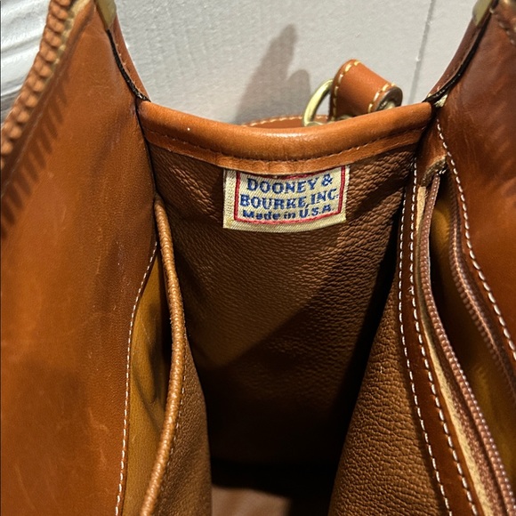 Vintage Dooney & Bourke Brown and Tan Leather Shoulder Bag - Picture 6 of 6